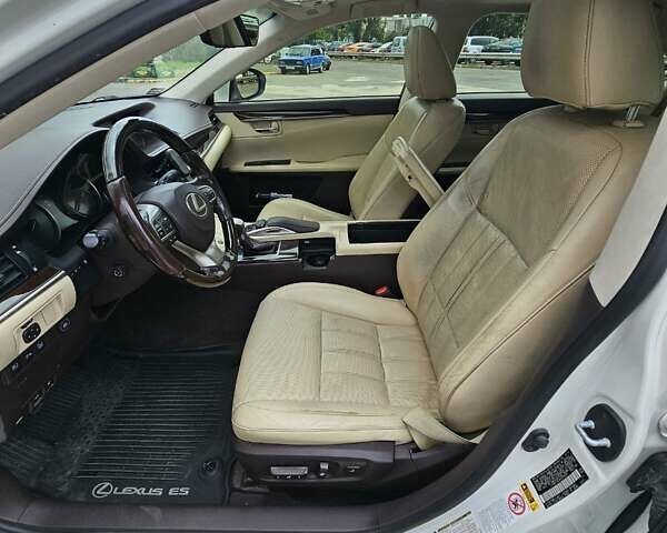 Белый Лексус ЕС, объемом двигателя 3.46 л и пробегом 200 тыс. км за 21999 $, фото 16 на Automoto.ua