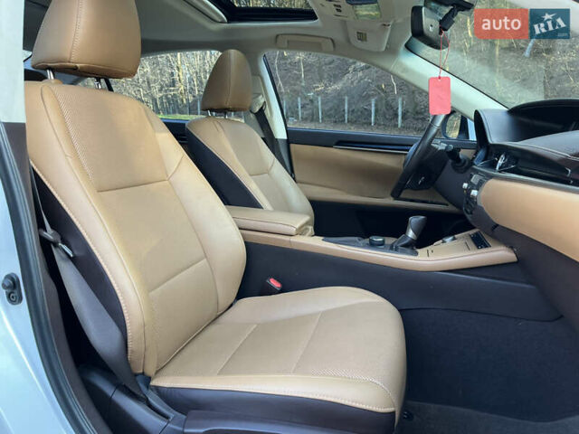 Белый Лексус ЕС, объемом двигателя 3.5 л и пробегом 75 тыс. км за 22800 $, фото 15 на Automoto.ua