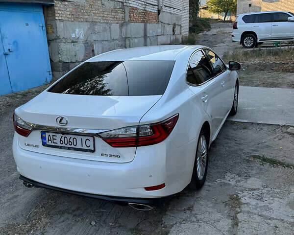 Белый Лексус ЕС, объемом двигателя 0 л и пробегом 145 тыс. км за 28500 $, фото 17 на Automoto.ua