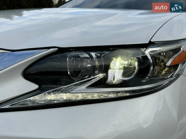 Білий Лексус ЕС, об'ємом двигуна 3.5 л та пробігом 140 тис. км за 22500 $, фото 4 на Automoto.ua