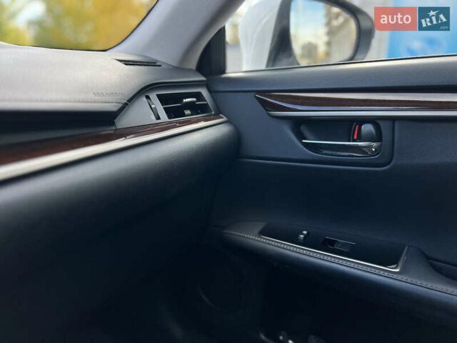 Білий Лексус ЕС, об'ємом двигуна 2.49 л та пробігом 102 тис. км за 25700 $, фото 14 на Automoto.ua