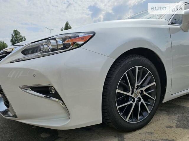 Белый Лексус ЕС, объемом двигателя 3.46 л и пробегом 200 тыс. км за 21999 $, фото 5 на Automoto.ua