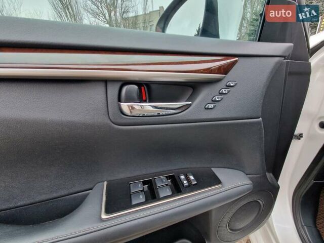 Білий Лексус ЕС, об'ємом двигуна 3.5 л та пробігом 156 тис. км за 23999 $, фото 16 на Automoto.ua