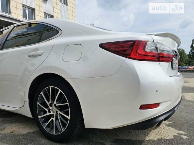 Белый Лексус ЕС, объемом двигателя 3.46 л и пробегом 200 тыс. км за 21999 $, фото 7 на Automoto.ua