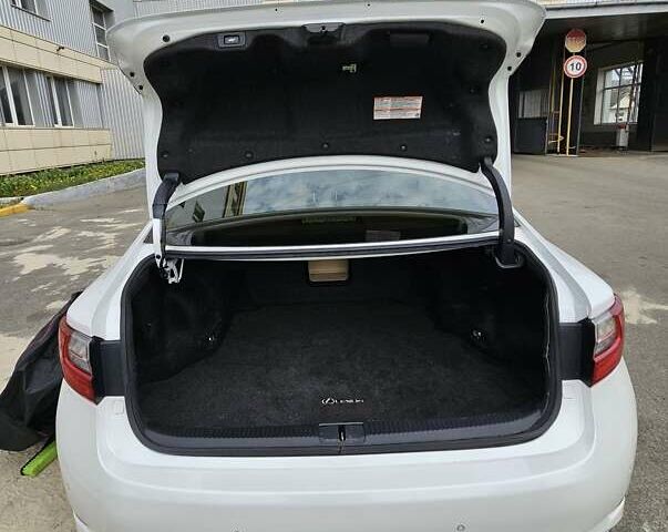 Белый Лексус ЕС, объемом двигателя 3.46 л и пробегом 200 тыс. км за 21999 $, фото 25 на Automoto.ua