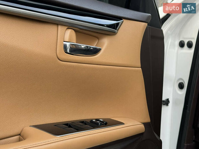 Білий Лексус ЕС, об'ємом двигуна 3.5 л та пробігом 140 тис. км за 22500 $, фото 16 на Automoto.ua