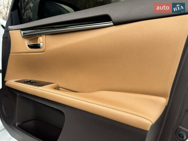Білий Лексус ЕС, об'ємом двигуна 3.5 л та пробігом 140 тис. км за 22500 $, фото 10 на Automoto.ua