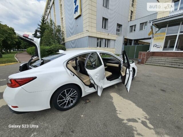 Белый Лексус ЕС, объемом двигателя 3.46 л и пробегом 200 тыс. км за 21999 $, фото 17 на Automoto.ua