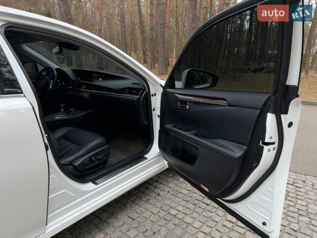 Белый Лексус ЕС, объемом двигателя 3.46 л и пробегом 138 тыс. км за 21500 $, фото 26 на Automoto.ua