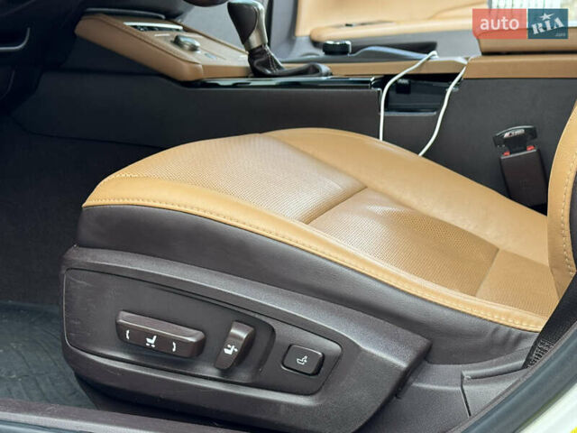 Білий Лексус ЕС, об'ємом двигуна 3.5 л та пробігом 140 тис. км за 22500 $, фото 17 на Automoto.ua