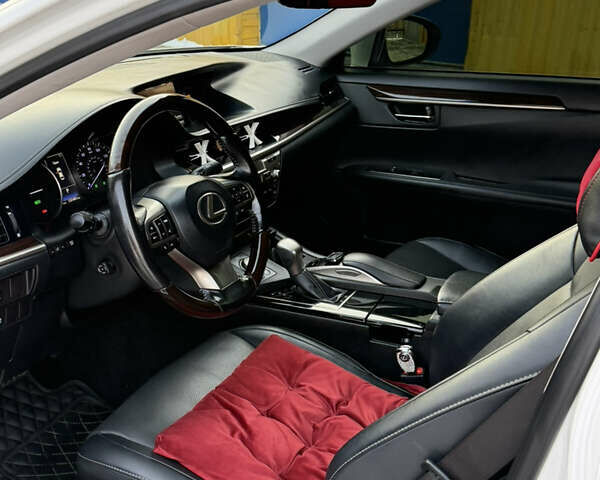 Белый Лексус ЕС, объемом двигателя 2.49 л и пробегом 125 тыс. км за 24000 $, фото 18 на Automoto.ua