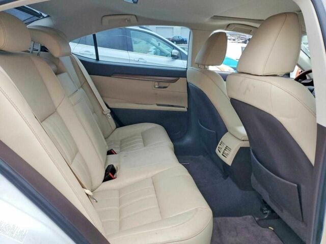 Белый Лексус ЕС, объемом двигателя 2.5 л и пробегом 68 тыс. км за 6500 $, фото 9 на Automoto.ua