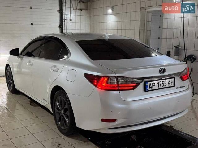 Белый Лексус ЕС, объемом двигателя 2.5 л и пробегом 150 тыс. км за 22900 $, фото 3 на Automoto.ua