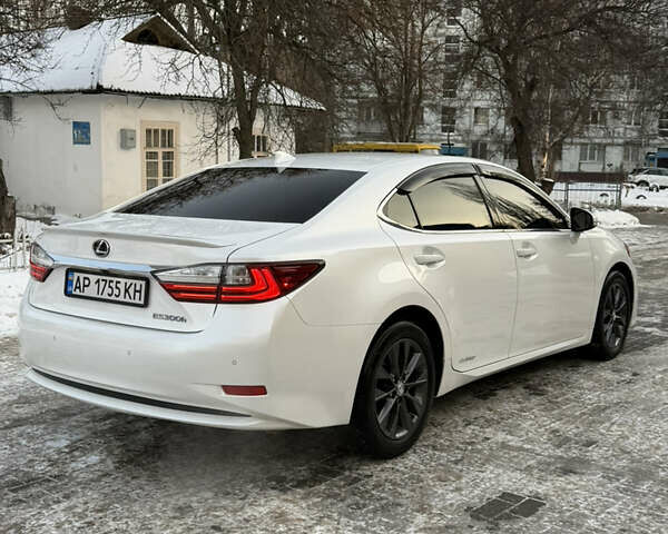 Белый Лексус ЕС, объемом двигателя 2.49 л и пробегом 125 тыс. км за 24000 $, фото 9 на Automoto.ua