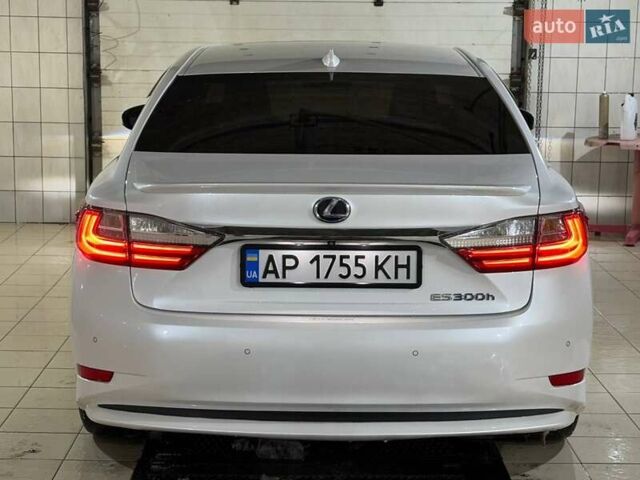 Белый Лексус ЕС, объемом двигателя 2.5 л и пробегом 150 тыс. км за 22900 $, фото 4 на Automoto.ua