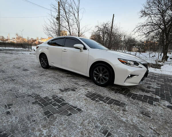 Белый Лексус ЕС, объемом двигателя 2.49 л и пробегом 125 тыс. км за 24000 $, фото 1 на Automoto.ua