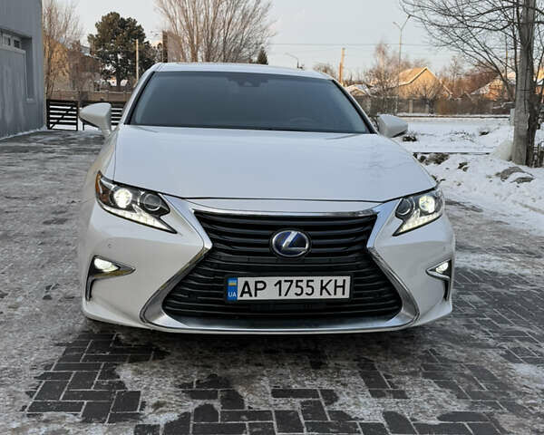 Белый Лексус ЕС, объемом двигателя 2.49 л и пробегом 125 тыс. км за 24000 $, фото 6 на Automoto.ua