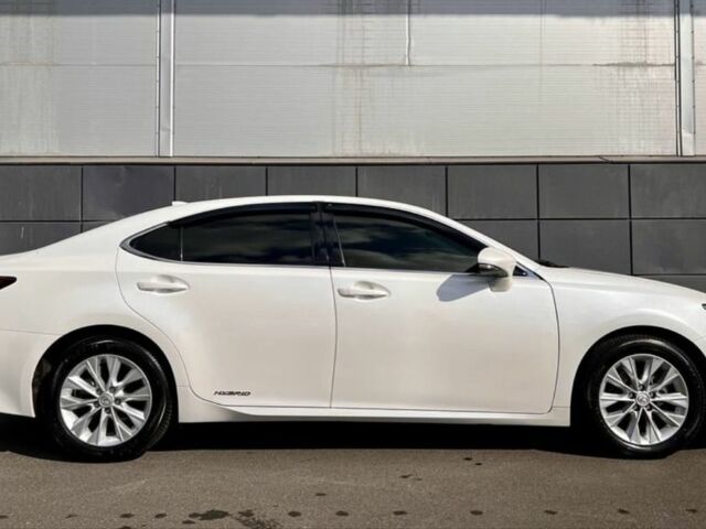 Білий Лексус ЕС, об'ємом двигуна 2.5 л та пробігом 158 тис. км за 24000 $, фото 4 на Automoto.ua