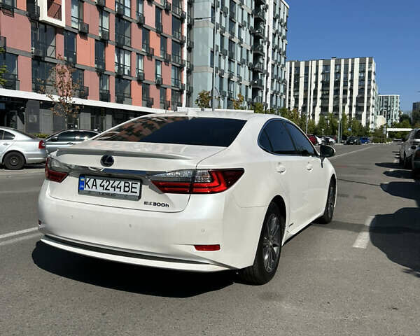 Белый Лексус ЕС, объемом двигателя 2.49 л и пробегом 185 тыс. км за 22500 $, фото 3 на Automoto.ua