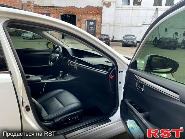 Белый Лексус ЕС, объемом двигателя 25 л и пробегом 165 тыс. км за 23500 $, фото 10 на Automoto.ua