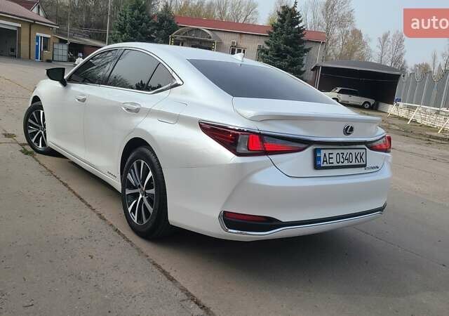 Белый Лексус ЕС, объемом двигателя 2.5 л и пробегом 128 тыс. км за 28000 $, фото 5 на Automoto.ua