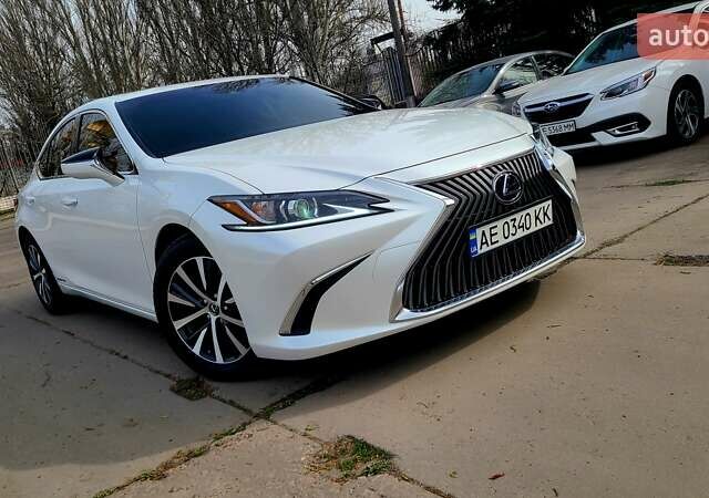 Белый Лексус ЕС, объемом двигателя 2.5 л и пробегом 128 тыс. км за 28000 $, фото 7 на Automoto.ua