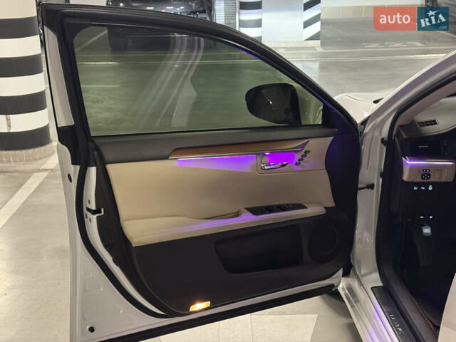 Белый Лексус ЕС, объемом двигателя 2.5 л и пробегом 100 тыс. км за 29700 $, фото 11 на Automoto.ua