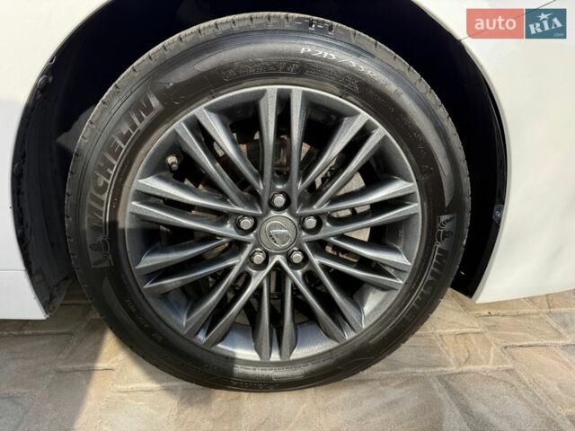 Белый Лексус ЕС, объемом двигателя 3.5 л и пробегом 175 тыс. км за 23400 $, фото 56 на Automoto.ua