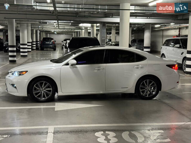 Белый Лексус ЕС, объемом двигателя 2.5 л и пробегом 100 тыс. км за 29700 $, фото 2 на Automoto.ua