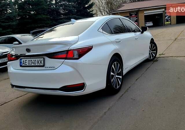 Белый Лексус ЕС, объемом двигателя 2.5 л и пробегом 128 тыс. км за 28000 $, фото 3 на Automoto.ua