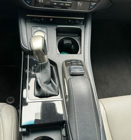 Білий Лексус ЕС, об'ємом двигуна 3.46 л та пробігом 175 тис. км за 24700 $, фото 7 на Automoto.ua