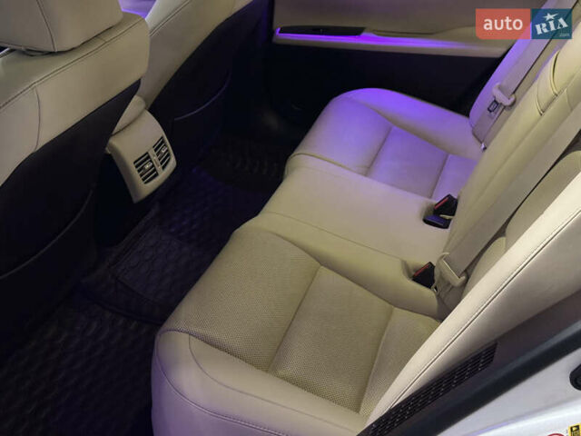 Белый Лексус ЕС, объемом двигателя 2.5 л и пробегом 100 тыс. км за 29700 $, фото 17 на Automoto.ua