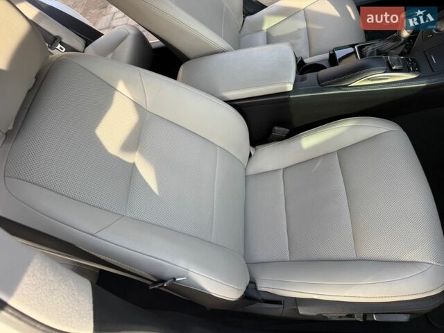 Белый Лексус ЕС, объемом двигателя 3.5 л и пробегом 175 тыс. км за 23400 $, фото 31 на Automoto.ua