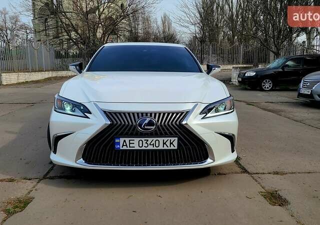 Белый Лексус ЕС, объемом двигателя 2.5 л и пробегом 128 тыс. км за 28000 $, фото 1 на Automoto.ua