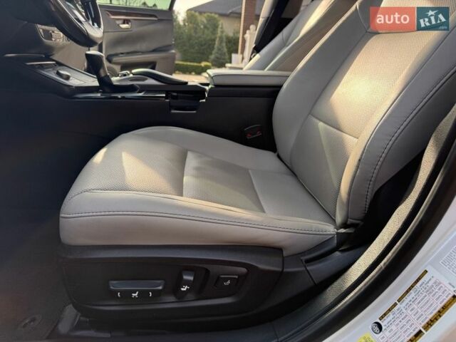 Белый Лексус ЕС, объемом двигателя 3.5 л и пробегом 175 тыс. км за 23400 $, фото 48 на Automoto.ua