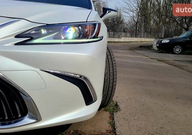 Белый Лексус ЕС, объемом двигателя 2.5 л и пробегом 128 тыс. км за 28000 $, фото 12 на Automoto.ua