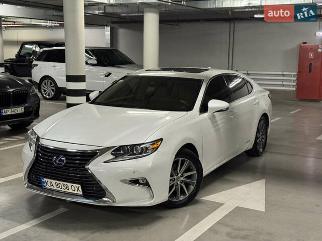 Белый Лексус ЕС, объемом двигателя 2.5 л и пробегом 100 тыс. км за 29700 $, фото 1 на Automoto.ua