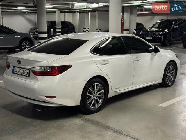 Белый Лексус ЕС, объемом двигателя 2.5 л и пробегом 100 тыс. км за 29700 $, фото 5 на Automoto.ua