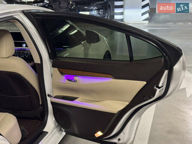 Белый Лексус ЕС, объемом двигателя 2.5 л и пробегом 100 тыс. км за 29700 $, фото 18 на Automoto.ua