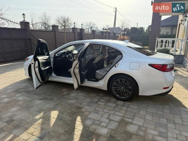 Белый Лексус ЕС, объемом двигателя 3.5 л и пробегом 175 тыс. км за 23400 $, фото 4 на Automoto.ua