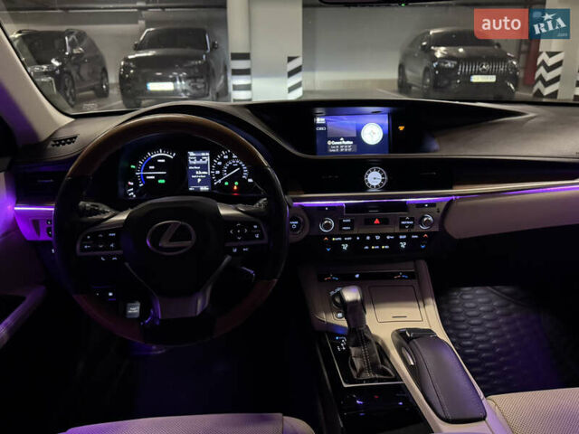 Белый Лексус ЕС, объемом двигателя 2.5 л и пробегом 100 тыс. км за 29700 $, фото 25 на Automoto.ua
