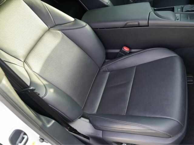 Белый Лексус ЕС, объемом двигателя 3.5 л и пробегом 86 тыс. км за 34000 $, фото 18 на Automoto.ua