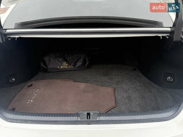 Белый Лексус ЕС, объемом двигателя 2.5 л и пробегом 54 тыс. км за 35000 $, фото 19 на Automoto.ua
