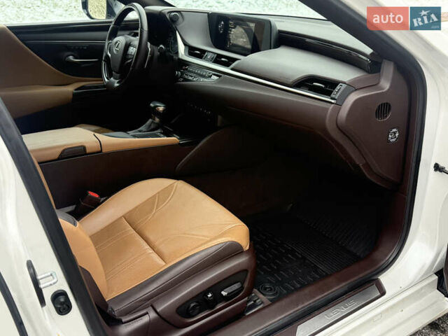 Белый Лексус ЕС, объемом двигателя 2.5 л и пробегом 54 тыс. км за 35000 $, фото 11 на Automoto.ua