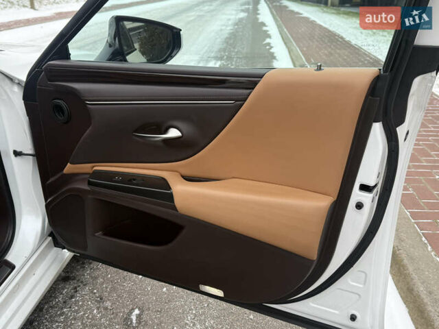 Белый Лексус ЕС, объемом двигателя 2.5 л и пробегом 54 тыс. км за 35000 $, фото 12 на Automoto.ua