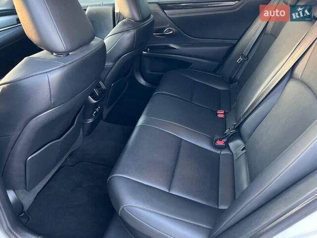 Белый Лексус ЕС, объемом двигателя 2.49 л и пробегом 57 тыс. км за 32500 $, фото 4 на Automoto.ua