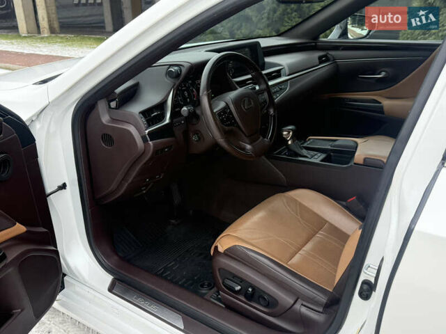 Белый Лексус ЕС, объемом двигателя 2.5 л и пробегом 54 тыс. км за 35000 $, фото 9 на Automoto.ua