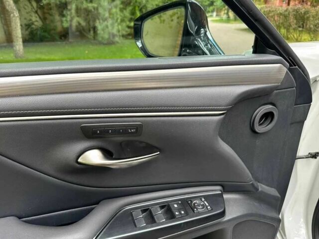 Белый Лексус ЕС, объемом двигателя 3.5 л и пробегом 59 тыс. км за 19700 $, фото 21 на Automoto.ua