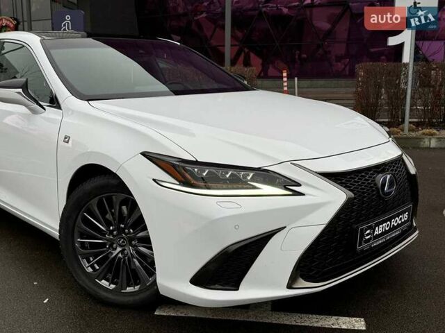 Белый Лексус ЕС, объемом двигателя 2.49 л и пробегом 84 тыс. км за 44990 $, фото 1 на Automoto.ua