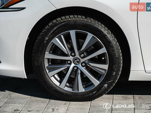 Белый Лексус ЕС, объемом двигателя 2.49 л и пробегом 67 тыс. км за 37500 $, фото 10 на Automoto.ua